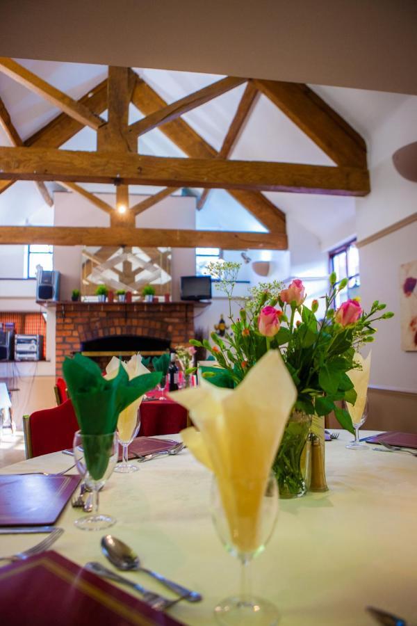 The Beacon & Railway Hotel Stonehouse  Bagian luar foto