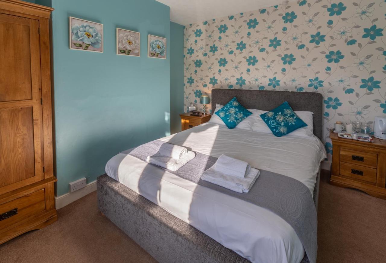The Beacon & Railway Hotel Stonehouse  Bagian luar foto