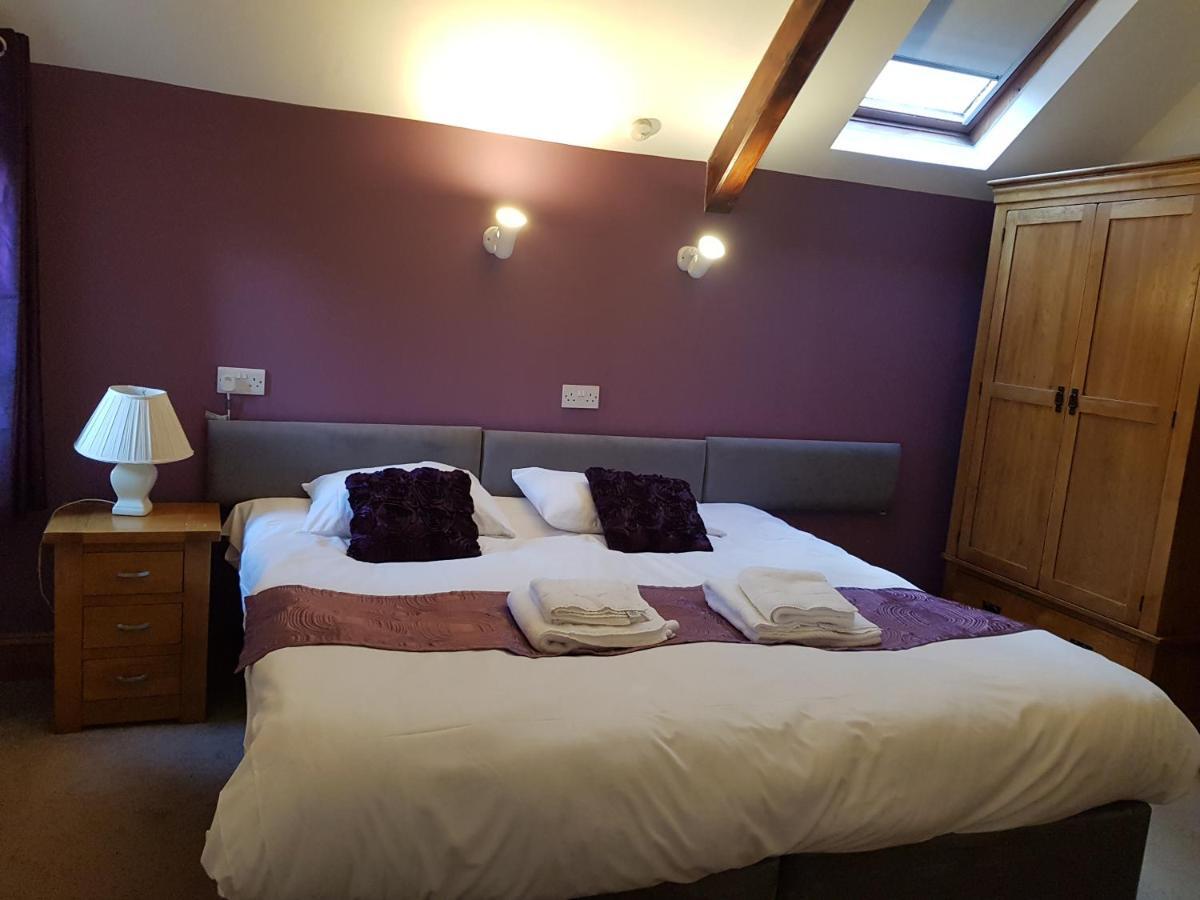 The Beacon & Railway Hotel Stonehouse  Bagian luar foto